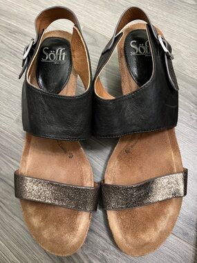 Sofft Black Leather Sandals with Metallic Brown Front Strap